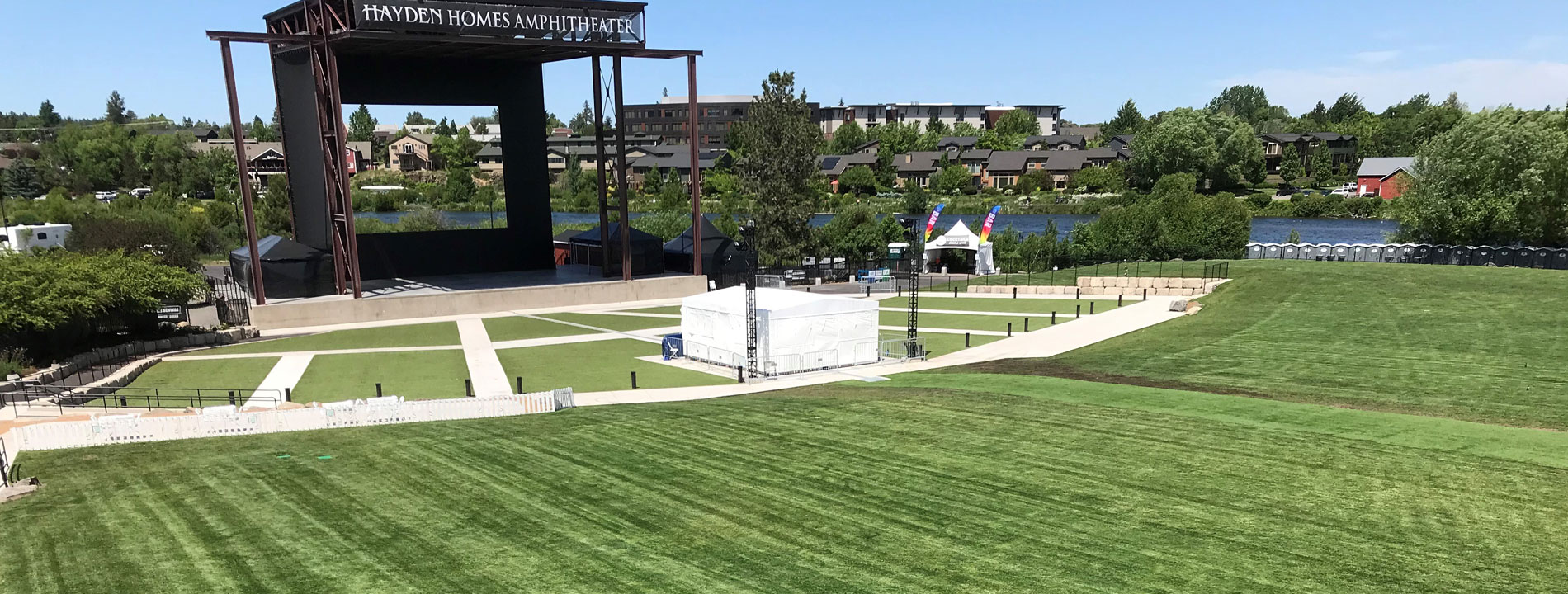 Amphitheater-turf Amphitheater-turf